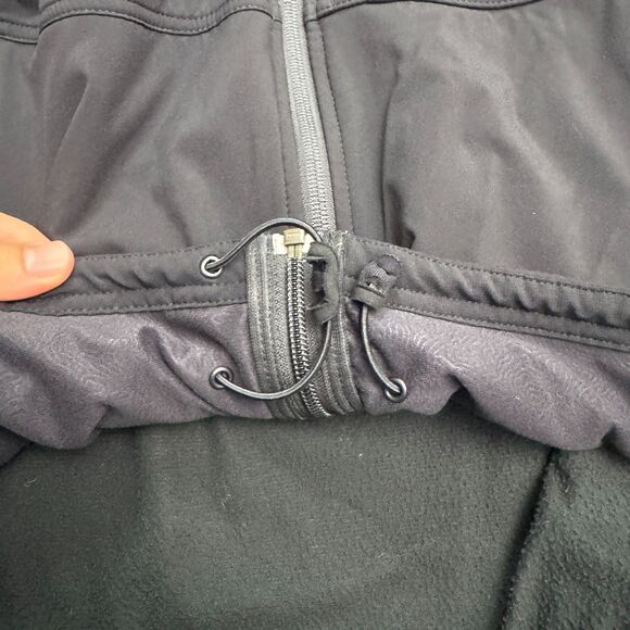 REI Fleece Lined Softshell Jacket Mens Medium Black Full Zip Pocket Outdoor Hike - Picture 6 of 14